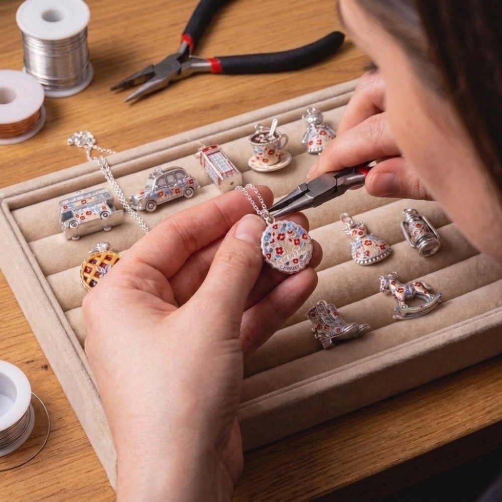 Jewelry Making London - Liontin Kartun Baja Tahan Karat, Bahan